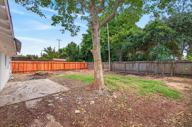 1924 Edwin, Sacramento, CA 95815