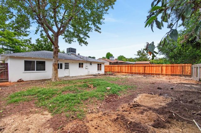 1924 Edwin, Sacramento, CA 95815