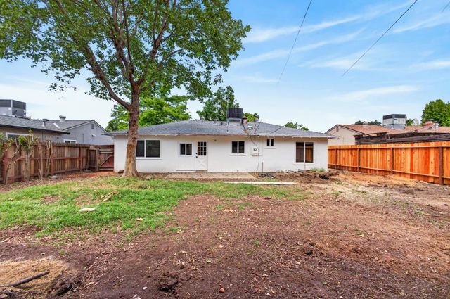 1924 Edwin, Sacramento, CA 95815