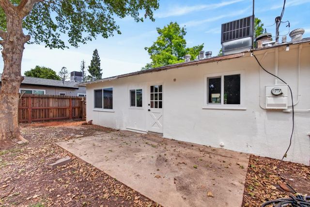 1924 Edwin, Sacramento, CA 95815