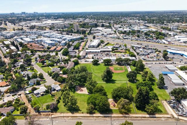 1924 Edwin, Sacramento, CA 95815