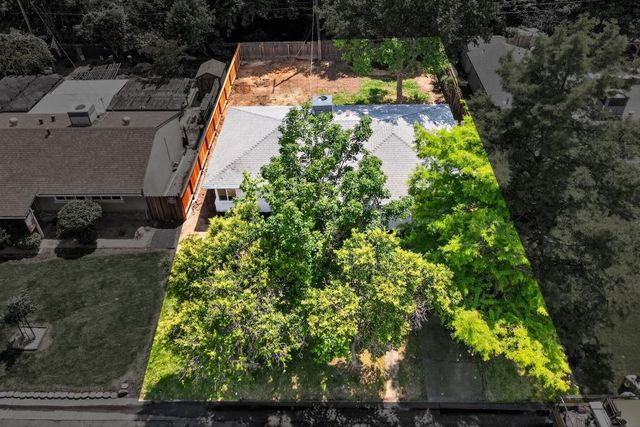 1924 Edwin, Sacramento, CA 95815
