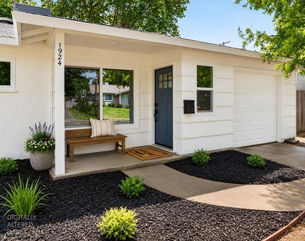 1924 Edwin, Sacramento, CA 95815