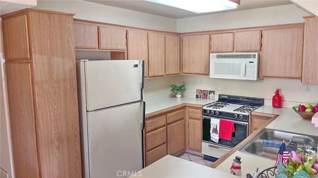978 W Arrow Highway F, Upland, CA 91786