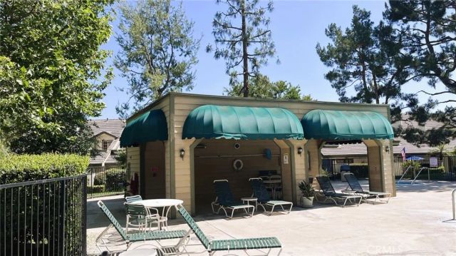 978 W Arrow Highway F, Upland, CA 91786