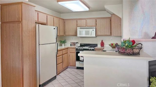 978 W Arrow Highway F, Upland, CA 91786