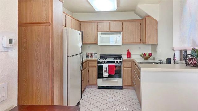 978 W Arrow Highway F, Upland, CA 91786