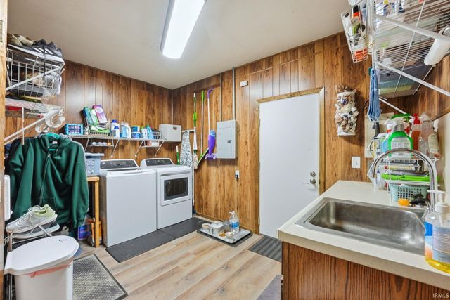 5926 Lois Lane, Fort Wayne, IN 46804