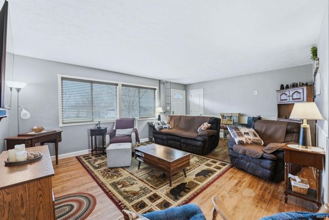 5926 Lois Lane, Fort Wayne, IN 46804