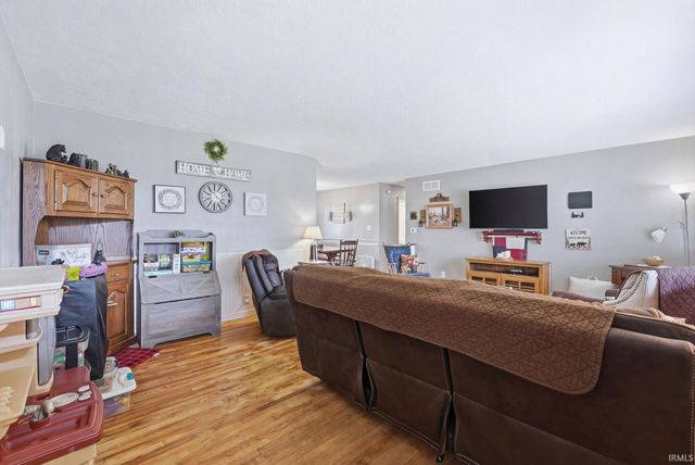 5926 Lois Lane, Fort Wayne, IN 46804