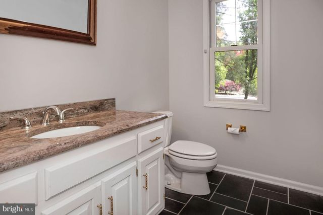 1 BUCKINGHAM DR, Princeton, NJ 08540