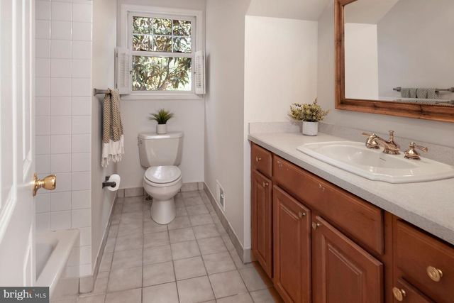 1 BUCKINGHAM DR, Princeton, NJ 08540