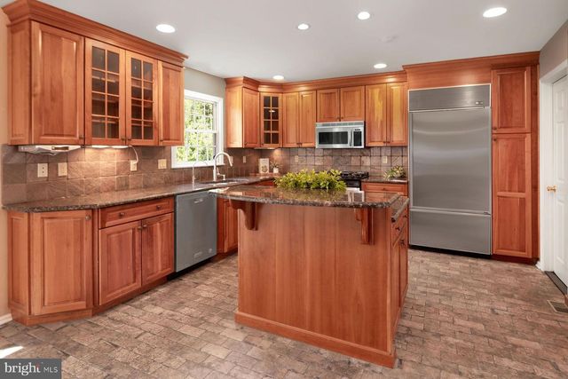 1 BUCKINGHAM DR, Princeton, NJ 08540