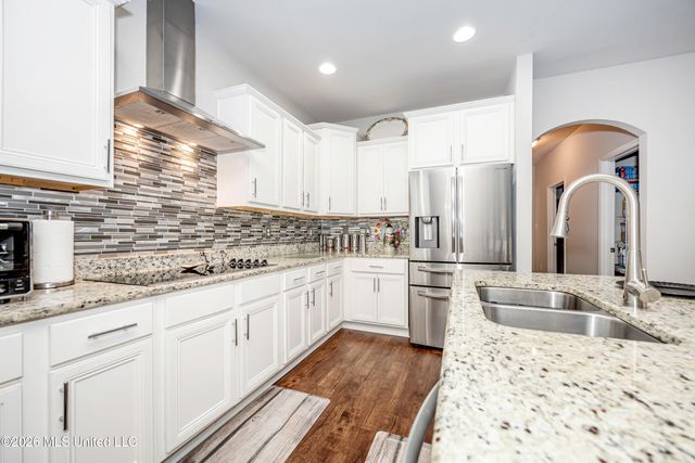 1006 Prairiegrass Court, Ocean Springs, MS 39564
