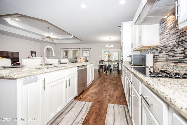 1006 Prairiegrass Court, Ocean Springs, MS 39564