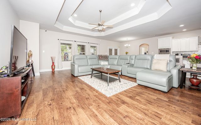1006 Prairiegrass Court, Ocean Springs, MS 39564