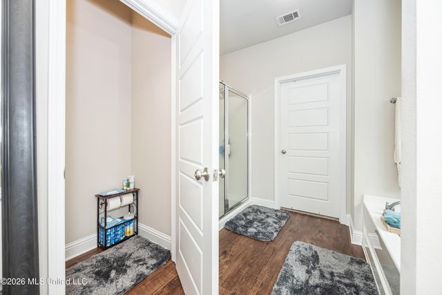 1006 Prairiegrass Court, Ocean Springs, MS 39564
