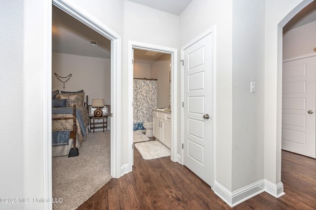 1006 Prairiegrass Court, Ocean Springs, MS 39564