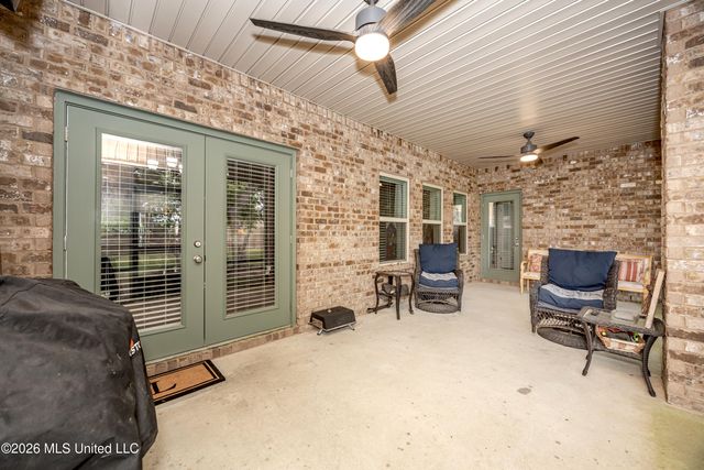 1006 Prairiegrass Court, Ocean Springs, MS 39564