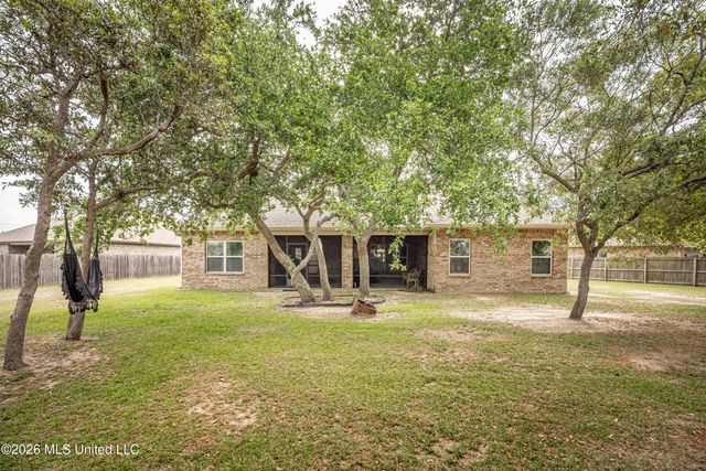 1006 Prairiegrass Court, Ocean Springs, MS 39564