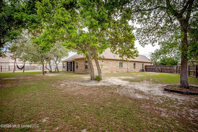1006 Prairiegrass Court, Ocean Springs, MS 39564