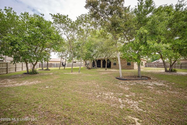 1006 Prairiegrass Court, Ocean Springs, MS 39564