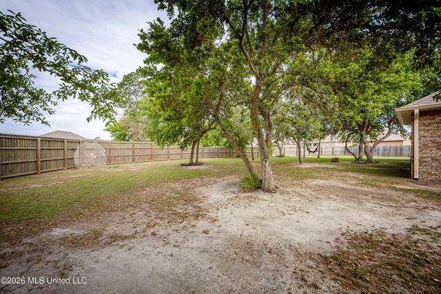 1006 Prairiegrass Court, Ocean Springs, MS 39564