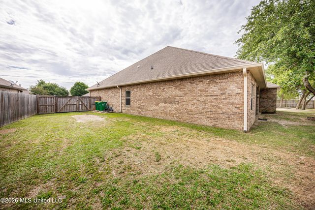1006 Prairiegrass Court, Ocean Springs, MS 39564