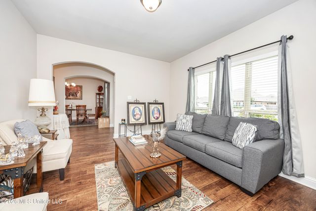 1006 Prairiegrass Court, Ocean Springs, MS 39564