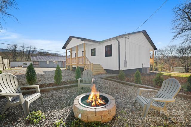 90 Park Street Street, Bryson City, NC 28713