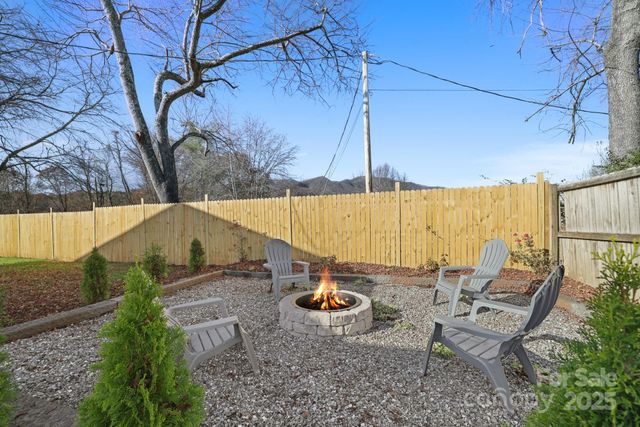 90 Park Street Street, Bryson City, NC 28713