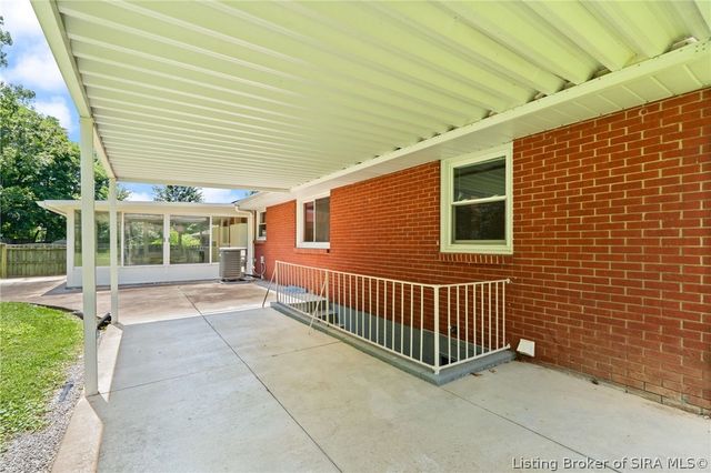 3726 Flemar Drive, Floyds Knobs, IN 47119