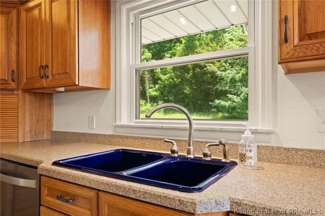 3726 Flemar Drive, Floyds Knobs, IN 47119