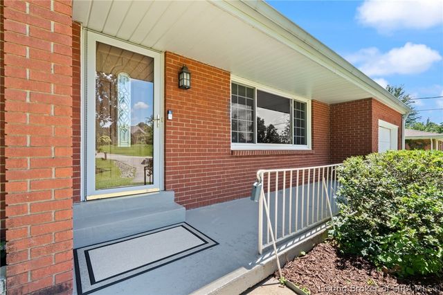 3726 Flemar Drive, Floyds Knobs, IN 47119