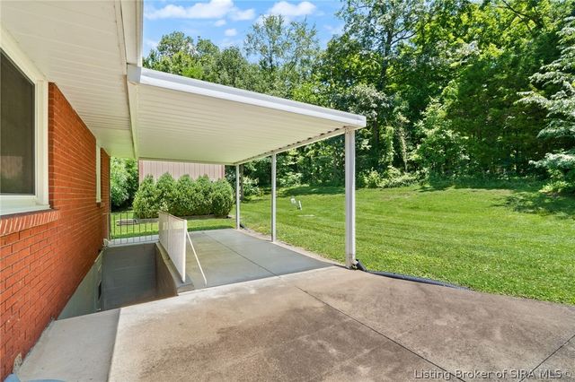 3726 Flemar Drive, Floyds Knobs, IN 47119
