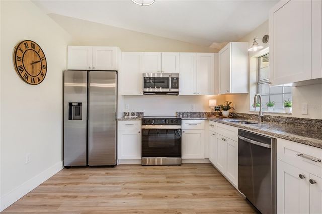 15316 17TH STREET, Dade City, FL 33523