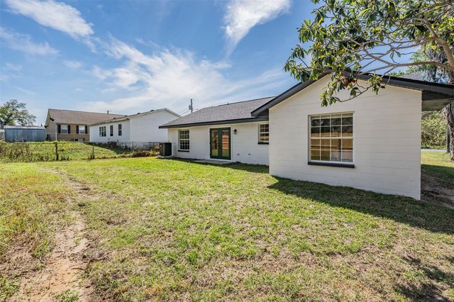 15316 17TH STREET, Dade City, FL 33523