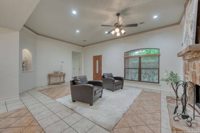 911 Sutters Rim, San Antonio, TX 78258