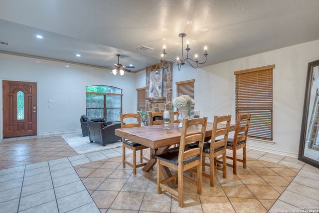 911 Sutters Rim, San Antonio, TX 78258