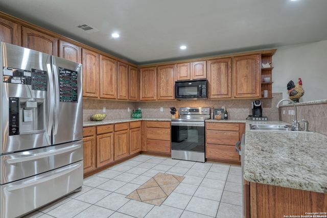 911 Sutters Rim, San Antonio, TX 78258