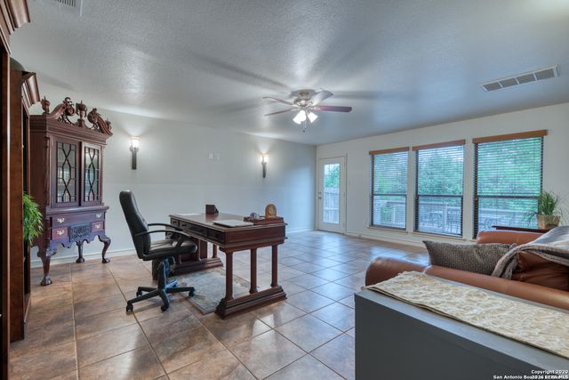 911 Sutters Rim, San Antonio, TX 78258