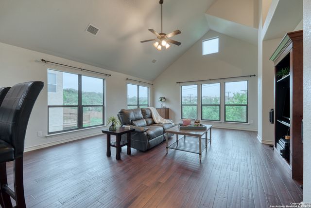 911 Sutters Rim, San Antonio, TX 78258