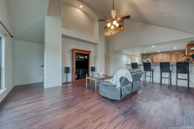 911 Sutters Rim, San Antonio, TX 78258
