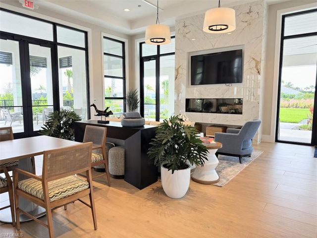 9077 Wisteria WAY, Naples, FL 34114