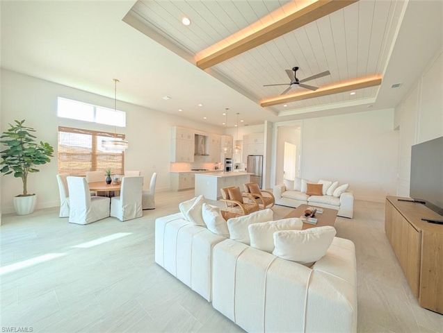 9077 Wisteria WAY, Naples, FL 34114