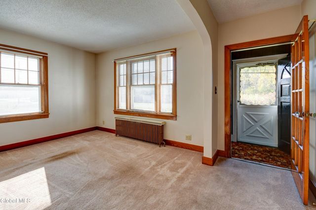 1401 Midline Road, Amsterdam, NY 12010