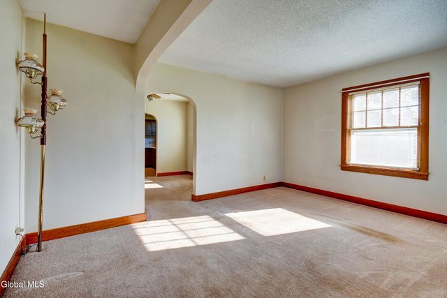 1401 Midline Road, Amsterdam, NY 12010