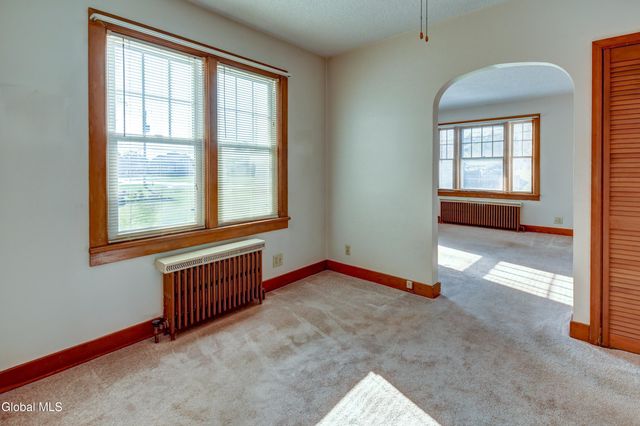 1401 Midline Road, Amsterdam, NY 12010