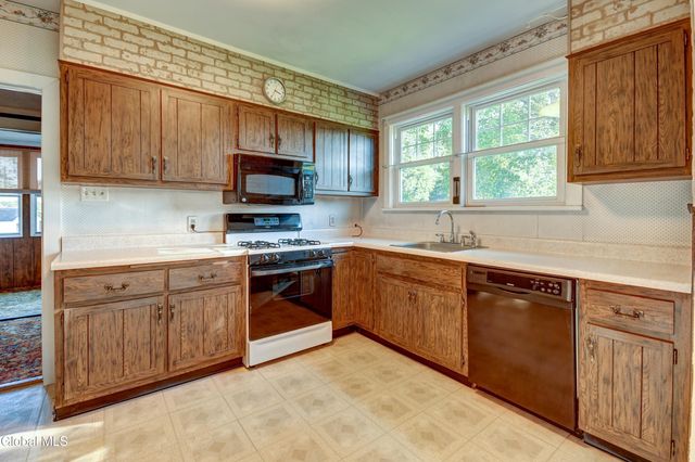 1401 Midline Road, Amsterdam, NY 12010