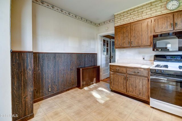 1401 Midline Road, Amsterdam, NY 12010